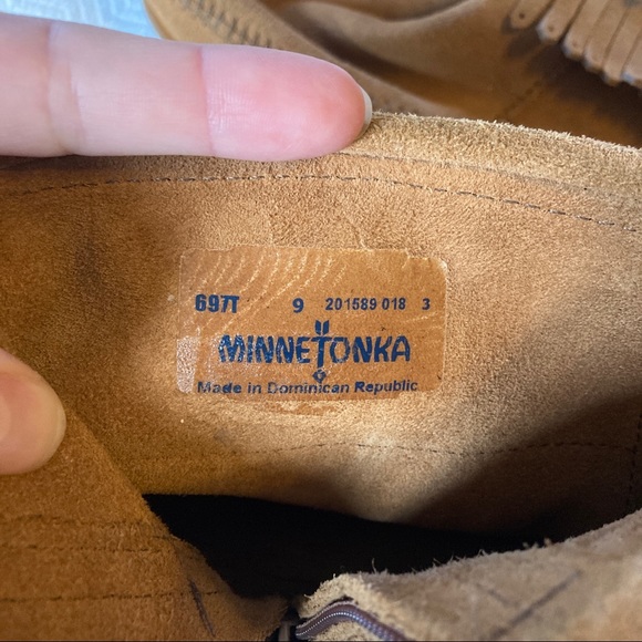 Minnetonka Moccasin Double Fringe Boots - Picture 7 of 10